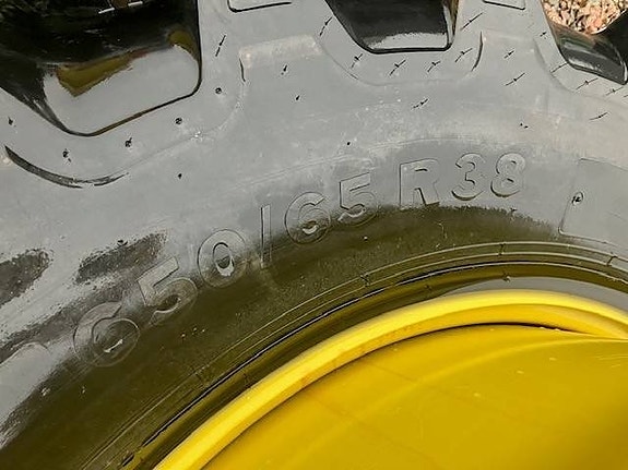 Dubbelmontage 650/65R38 2 of 3