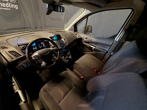Ford Transit Connect 8 of 11