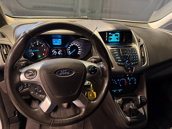 Ford Transit Connect 9 of 11
