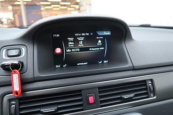 Volvo XC70 11 of 15