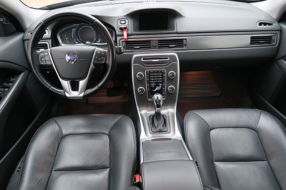 Volvo XC70 8 of 15