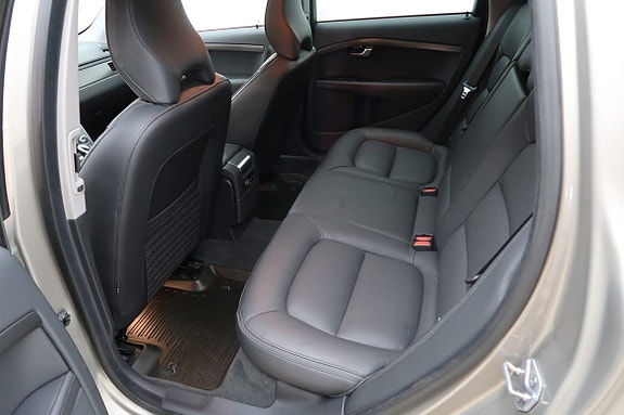 Volvo XC70 5 of 15