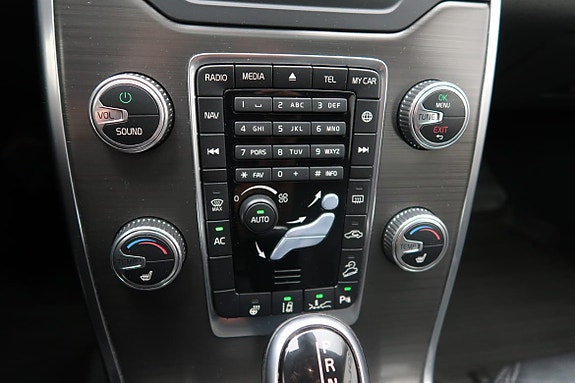 Volvo XC70 14 of 15