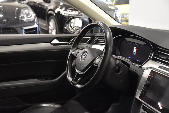 Volkswagen Passat 9 of 20
