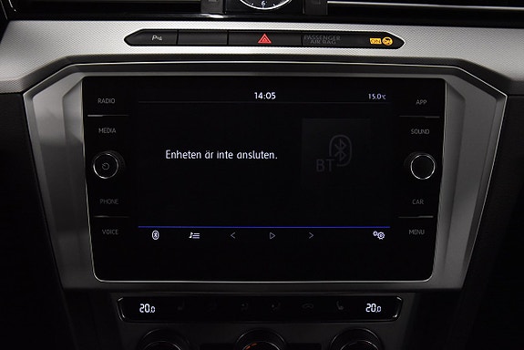 Volkswagen Passat 17 of 20
