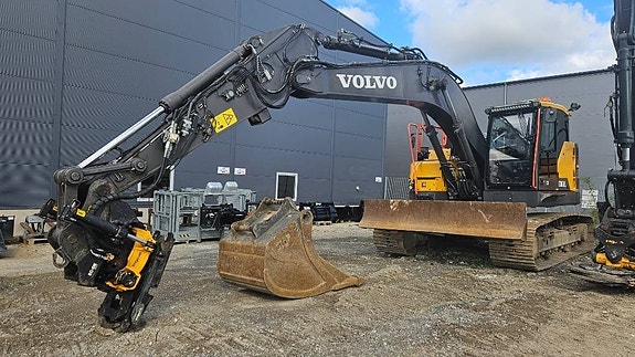 Volvo ECR235EL 2 of 24