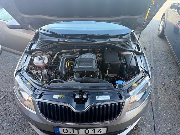 Skoda Octavia 7 of 10