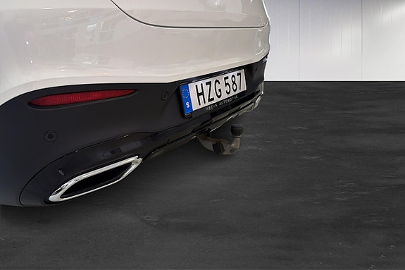Mercedes-Benz GLC300 e 11 of 11