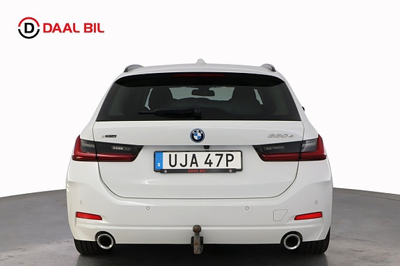 BMW 330e 7 of 29