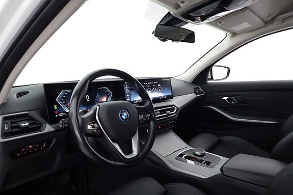 BMW 330e 11 of 29