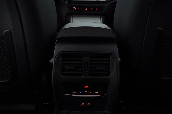 BMW 330e 16 of 29