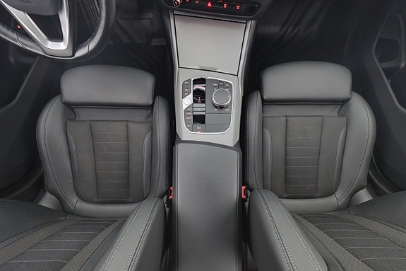 BMW 330e 14 of 29