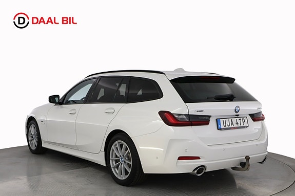 BMW 330e 8 of 29