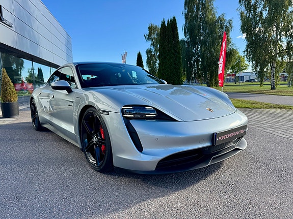 Porsche Taycan 4S 5 of 19