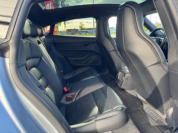 Porsche Taycan 4S 16 of 19