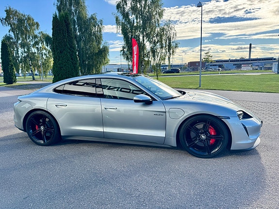 Porsche Taycan 4S 4 of 19