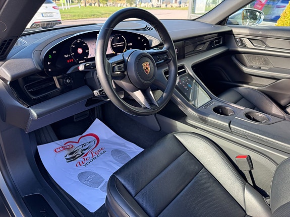 Porsche Taycan 4S 8 of 19