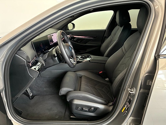 BMW 530e 5 of 16