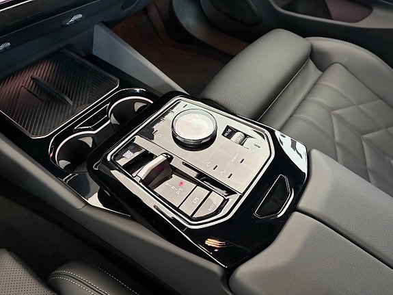 BMW 530e 9 of 16