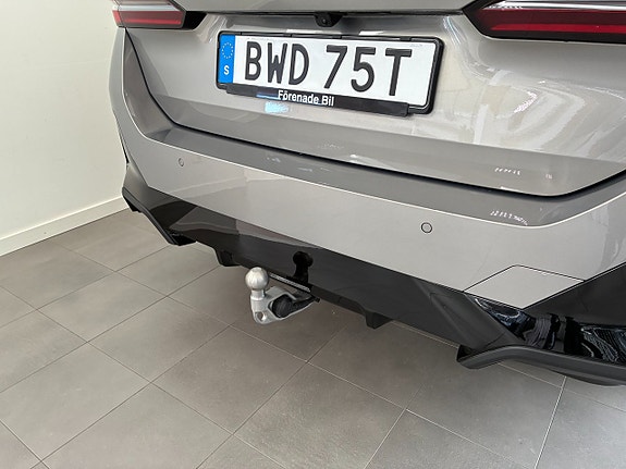 BMW 530e 14 of 16