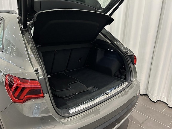 Audi Q3 4 of 14
