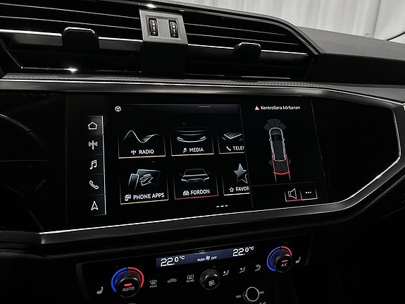 Audi Q3 12 of 14