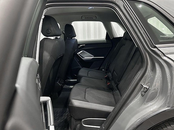 Audi Q3 7 of 14