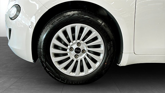 Fiat 500e 9 of 13