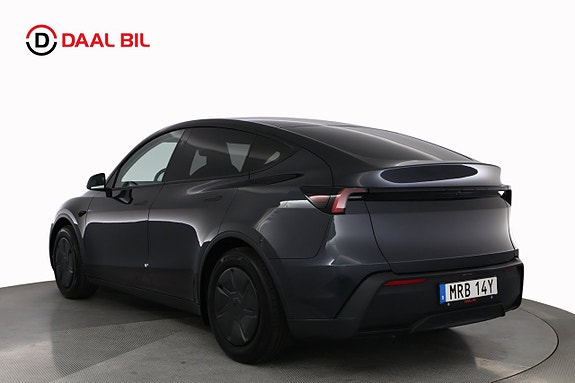 Tesla Model Y 8 of 26