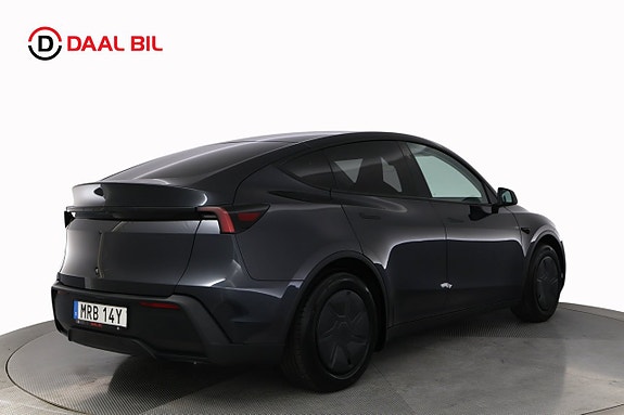 Tesla Model Y 6 of 26