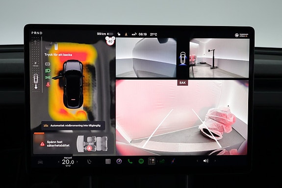 Tesla Model Y 18 of 26