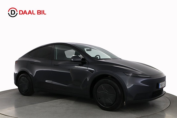 Tesla Model Y 4 of 26