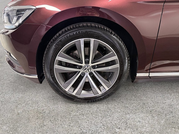 Volkswagen Passat 18 of 18