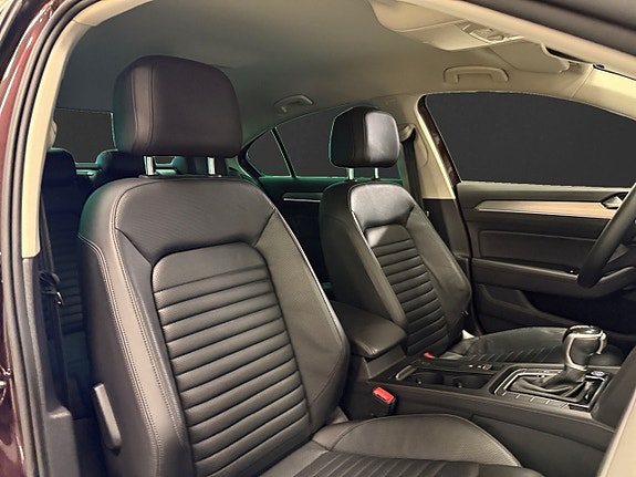 Volkswagen Passat 13 of 18