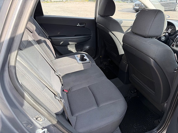 Hyundai i30 14 of 17