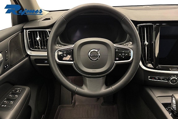 Volvo V60 Cross Country 11 of 28