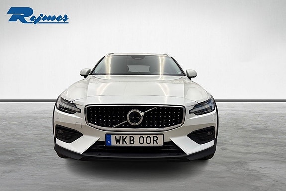 Volvo V60 Cross Country 4 of 28