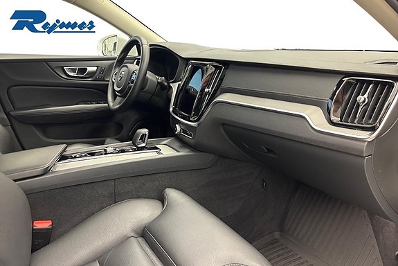 Volvo V60 Cross Country 6 of 28
