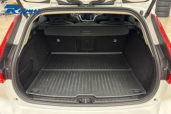 Volvo V60 Cross Country 14 of 28