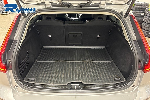 Volvo V60 Cross Country 14 of 24