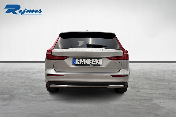 Volvo V60 Cross Country 5 of 24