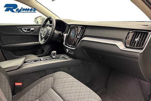 Volvo V60 Cross Country 6 of 24
