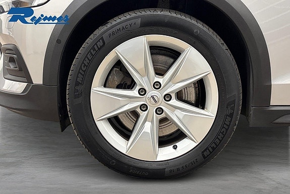 Volvo V60 Cross Country 10 of 24