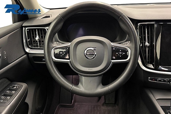 Volvo V60 Cross Country 11 of 24