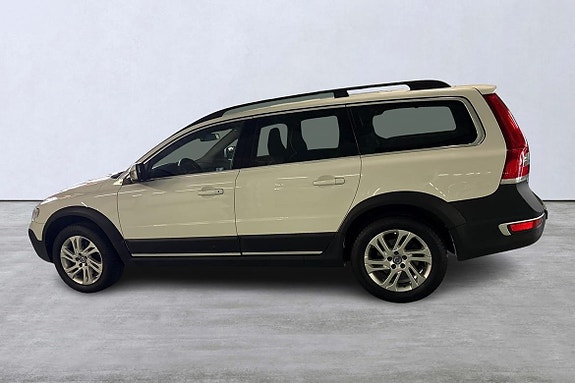 Volvo XC70 2 of 21