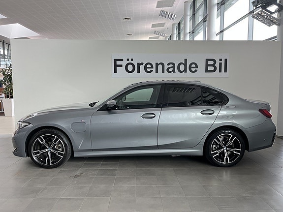 BMW 330e 3 of 15