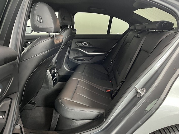 BMW 330e 11 of 15
