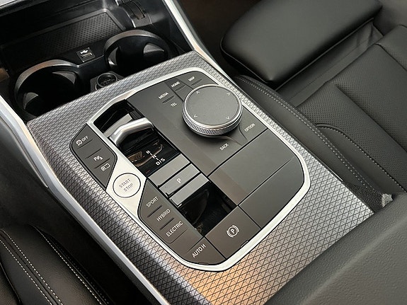 BMW 330e 8 of 15
