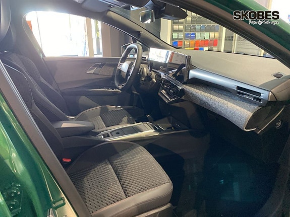 Renault Clio 10 of 17