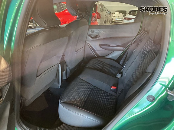 Renault Clio 8 of 17